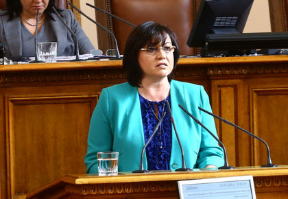 Нинова: Бойко Борисов изпусна контрола върху кабинета