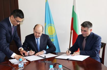 Министър Данаил Кирилов подписа договор между Казахстан и България за трансфер на осъдени лица