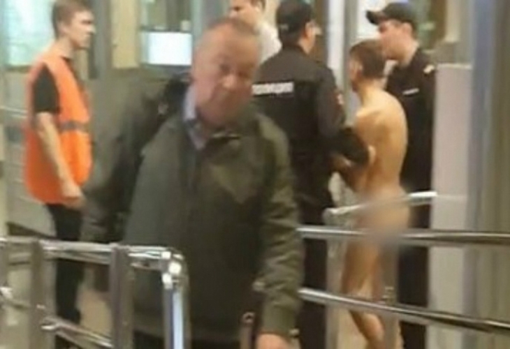 Задържаха чисто гол в метрото. Той пита: 