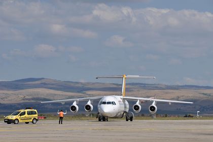 Бургас: Обстановката на летището в града е нормална, самолетите се движат по график
