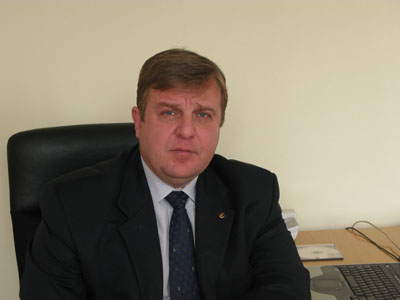 Красимир Каракачанов, ВМРО: В Скопие се самозабравят, не е лошо да ги вкарваме в пътя
