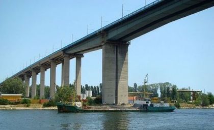 Труп на 25-годишен мъж изплува под Аспаруховия мост