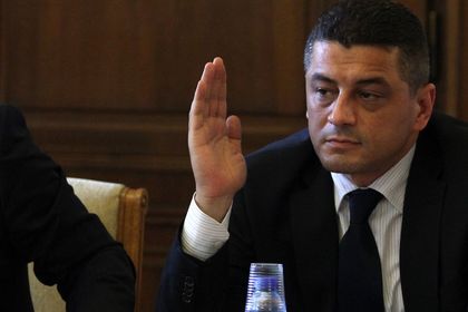 Депутат на БСП скочи на Нинова, превърнала партията в трибунал