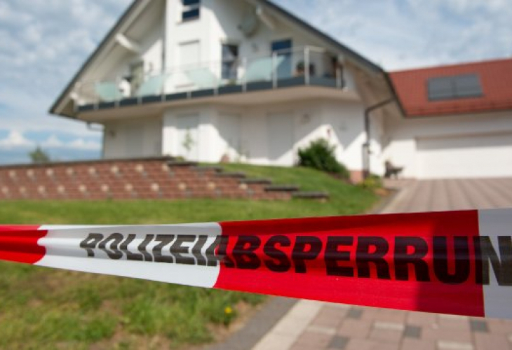 Мистериозната смърт на съпартиеца на Меркел започва да се разплита