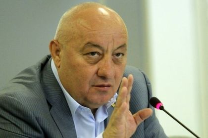 Георги Гергов поиска оставките на районните председатели