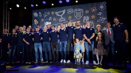 Хебър и фенове на волейбола изпратиха заедно сезона