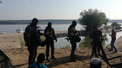 Първи кадри от акцията на ГДБОП, разбила банда за трафик на мигранти и проститутки