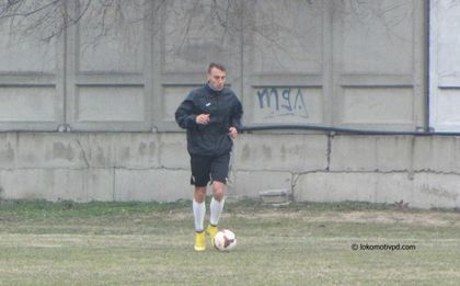 Локо Сф тества централен защитник