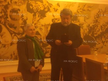 Председателят на парламентарната Комисия по култура и медии Вежди Рашидов връчи плакет на ръководителя на реставрацията на църквата „Св. Стефан“ в Истанбул Фикрие Булунмаз