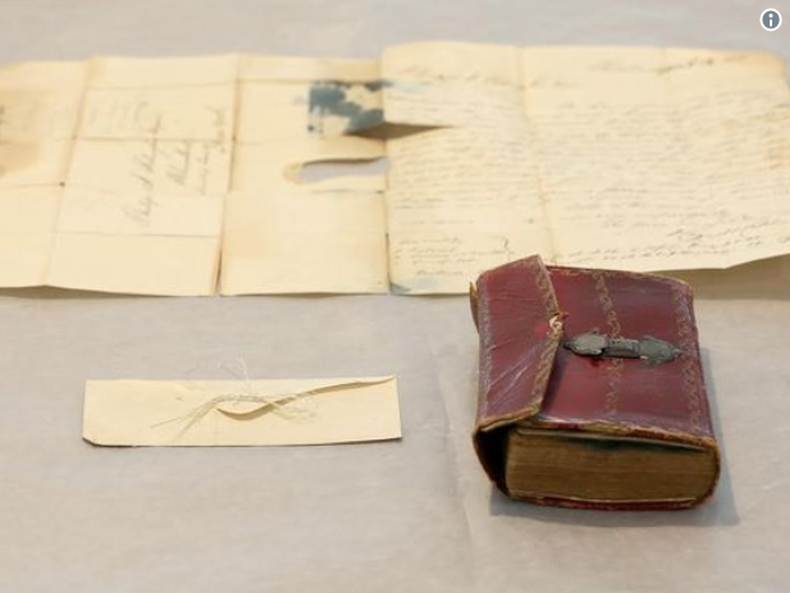 НАХОДКА! Библиотекар откри в страна книга кичур от косите на Джордж Вашингтон (СНИМКА)