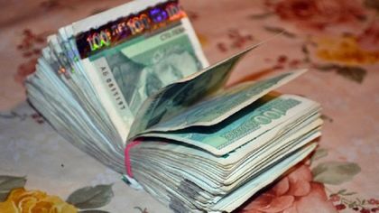 Безработна майка на 4 деца обра съседката и избяга в чужбина