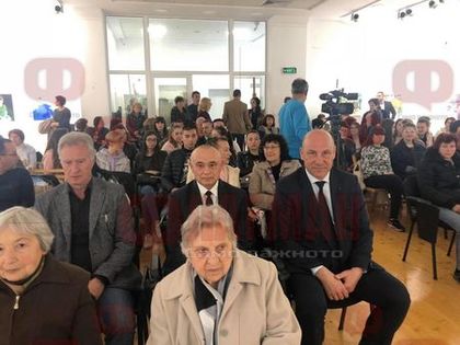 Тази вечер духът на Яворов сплоти и благослови Поморие