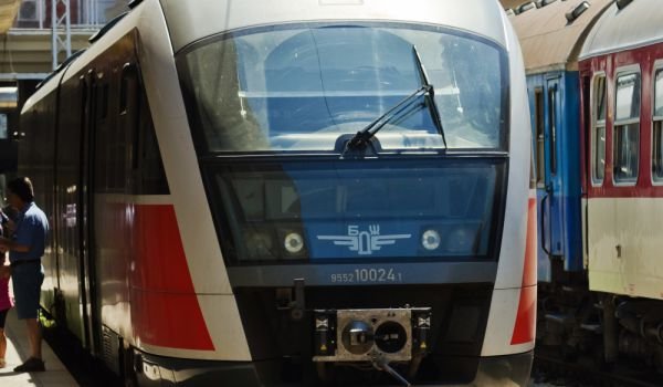Извънредно! Влак по линията Пловдив-Свиленград уби жена