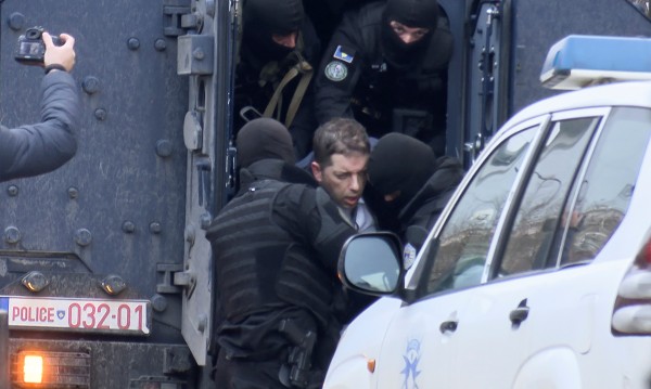 Напрежение между Белград и Прищина, 32 ранени при сблъсъци