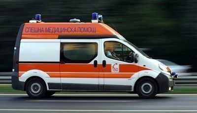 Мъж загина, друг е тежко ранен при сблъсък на лека кола и цистерна край Калипетрово