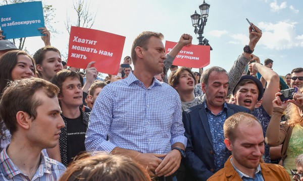 Навални пак зад решетките заради 