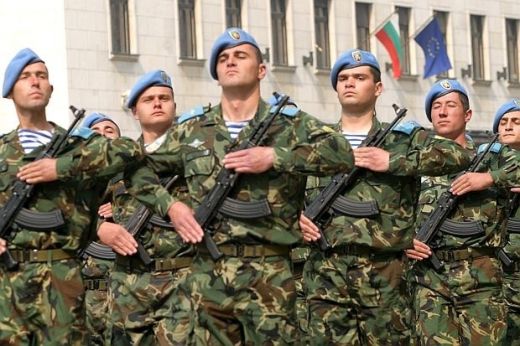 Докъде се докарахме: Армията ни се разпада, 650 бойци са дезертирали от строя за година