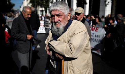 Атина сгафи: Коледните надбавки разгневиха кредиторите