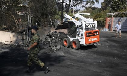 Атина обяви мерките за помощ за посрадалите в пожарите