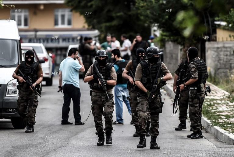 AFP: Петима турски войници са пострадали при учения край Анкара
