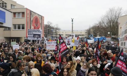 Марш срещу АзГ предизвика сблъсъци в Берлин