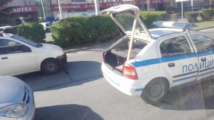 Верижна катастрофа затапи движението по