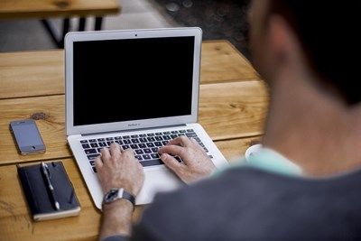 Всеки пети младеж в България нито учи, нито работи