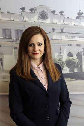 Виолета Желева. БСП: Разбирам личния акт на Нинова, но не е време за оставки