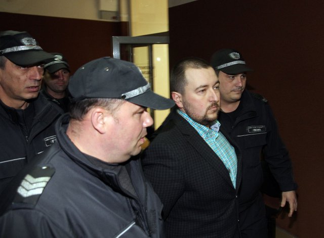 Свидетел срещу Владимир Елдъров: Вярвах на
адвоката спяпо