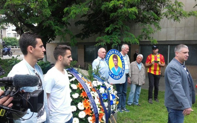 Левски се преклони пред създателите си