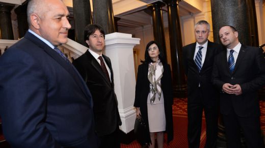 Костовистите се скриха, докато реформаторите бистрят подкрепата за ГЕРБ