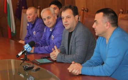 Кметът на Велико Търново представи треньорския щаб на Етър