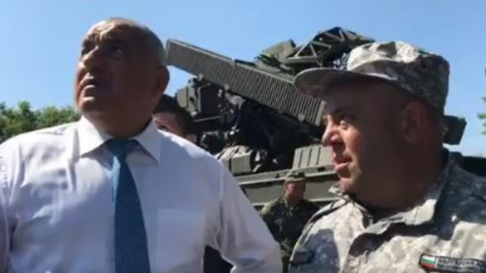 Борисов и Каракачанов наблюдават военно учение в Шабла (ВИДЕО)