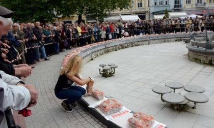 СНИМКИ: 500-килограмов козунак в Пловдив