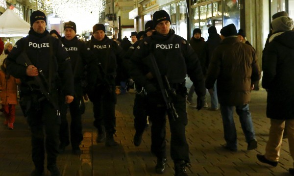 Арестуваха мъж, готвил атентат във Виена