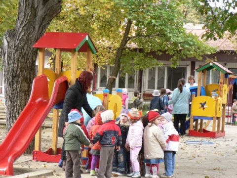 481 деца търсят място в ясли или градина, класираха само 124