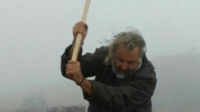 Македонецът, рушил български паметник, със забрана да влиза в България