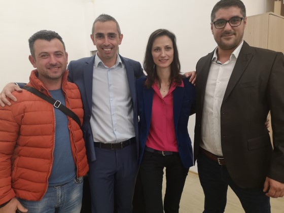 Европейски избори 2019 г.: Мария Габриел в Сливен: Цифровите технологии могат да помогнат на пчеларите в борбата с пестицидите