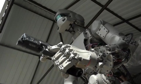 Русия се въоръжава, пуска роботи на фронта от 2030-а