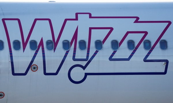 Отмениха полет от Париж до София на Wizz Air