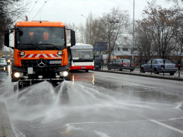 Ето кога и къде мият улиците и велоалеите
