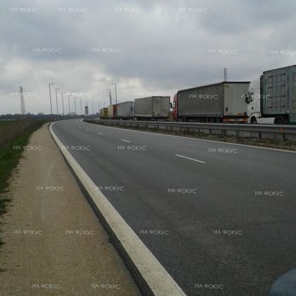 Видин: Натоварено е движението по главен път Е-79 в областта в посока граничен пункт „Дунав мост 2“