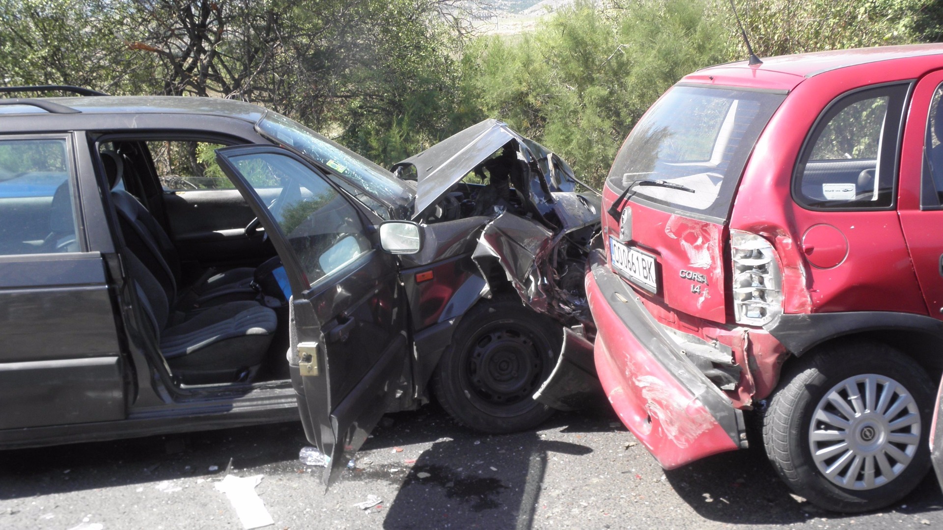 Верижна катастрофа блокира движението край Граф Игнатиево