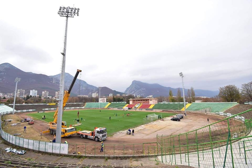 Ботев Враца вече има осветеление на своя стадион!