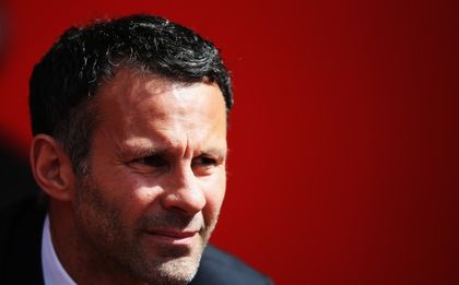 От Валенсия искали Гигс преди да вземат Невил
