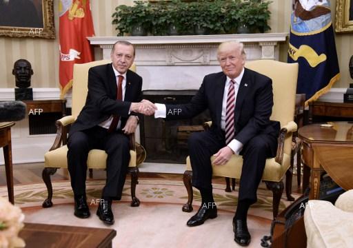 Anadolu Agency: Турският президент проведе телефонен разговор с Доналд Тръмп