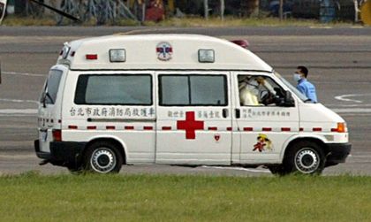 26 души загинаха при катастрофа на автобус в Тайван