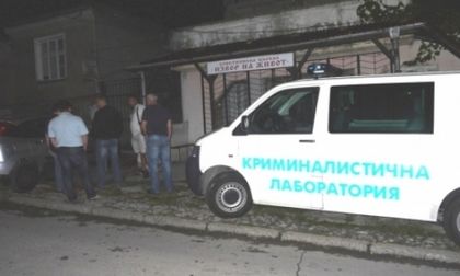 Първи СНИМКИ от зловещото клане в Шумен, отвеждат касапина с белезници