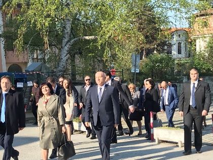 Велико Търново: С празнична света литургия започнаха честванията по повод 140-годишнината от приемането на Търновската конституция