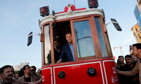 Кметската битка за Истанбул: Какви са плановете на Ердоган?